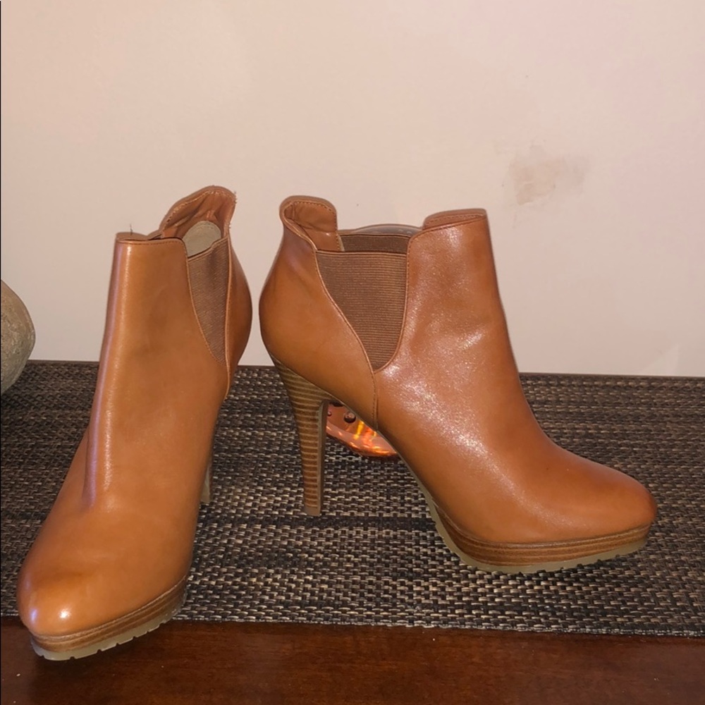 Perfect heel to dress up or down!